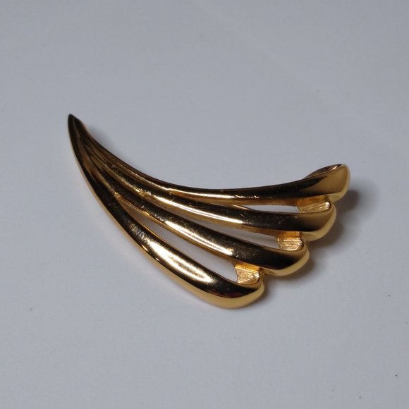 Vintage Monet Decorative Metal Brooch - Picture 1 of 15